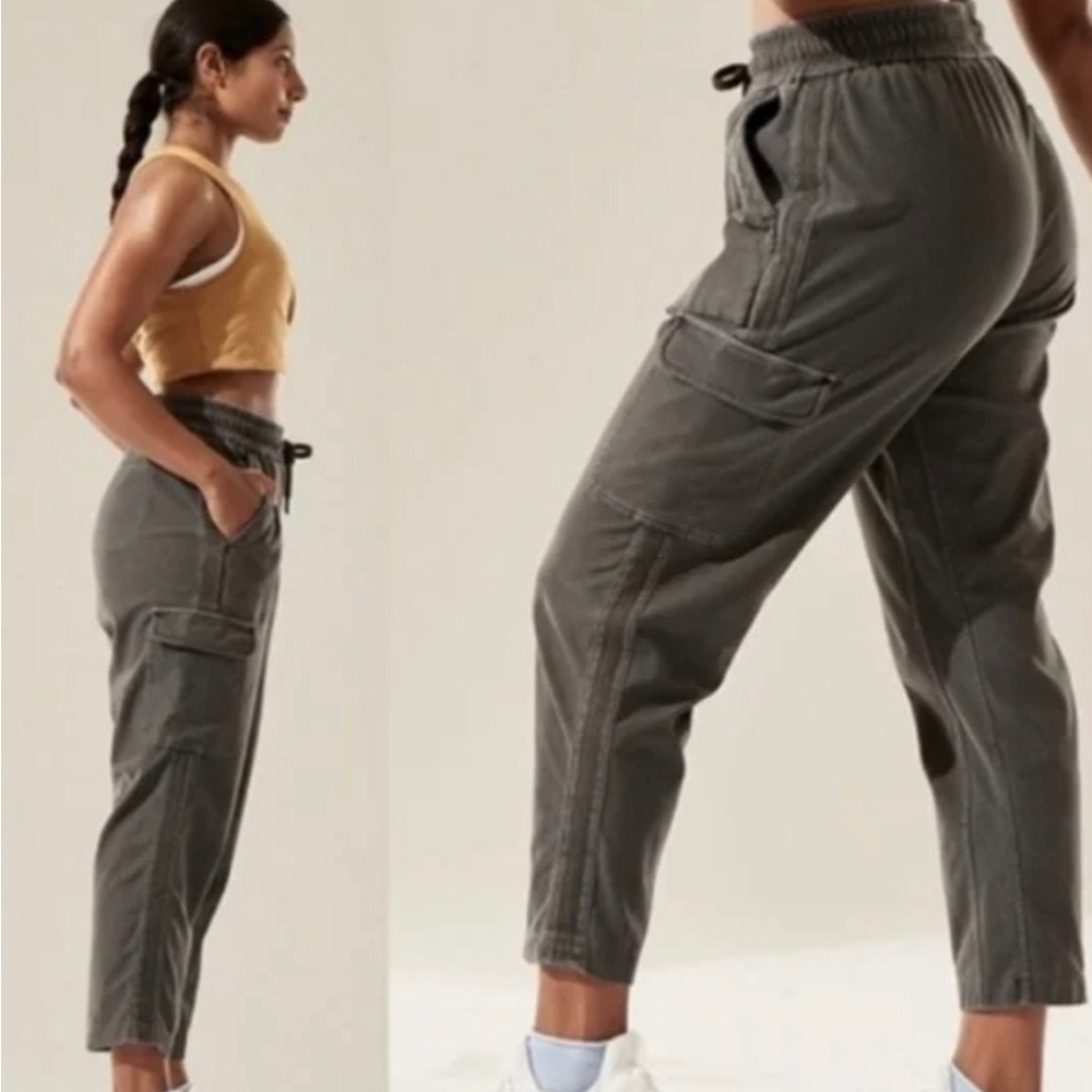 Athleta Farallon Cargo Crop